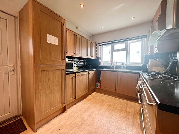 1 Bedroom Semi-Detached House To Rent In Queens Road, Beeston, NG9