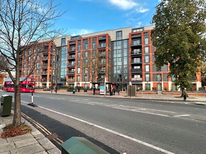 1 Bedroom Flat To Rent In Green Lanes, London, N21