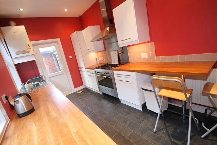 4 Bedroom Terraced House To Rent In Thurlow Road, Leicester, LE2