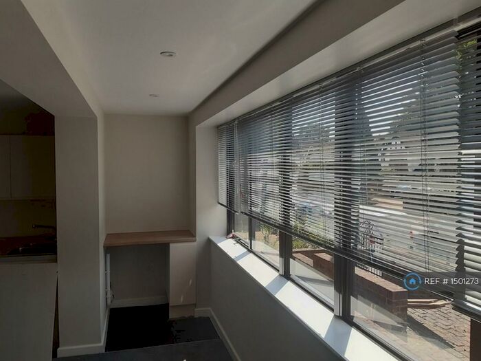 2 Bedroom Flat To Rent In Loose Road, Maidstone, ME15