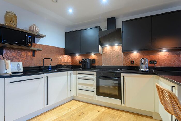 2 Bedroom Flat For Sale In Candle House, Granary Wharf, LS1