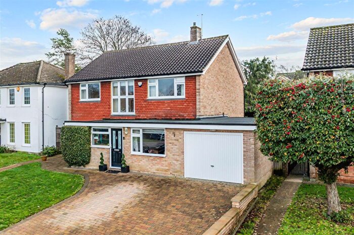 4 Bedroom Detached House For Sale In Mospey Crescent, Epsom, KT17