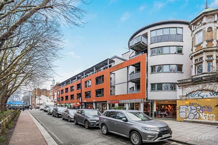 2 Bedroom Flat For Sale In The Chronos Building, Mile End Road, E1