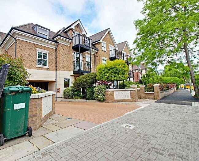 2 Bedroom Flat To Rent In Holders Hill Road, Mill Hill, NW7