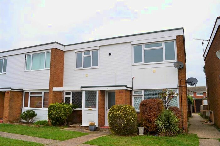 2 Bedroom Maisonette To Rent In Tamar Rise, Springfield, Chelmsford CM1