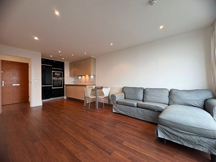 2 Bedroom Flat To Rent In High Road, Wembley, HA9