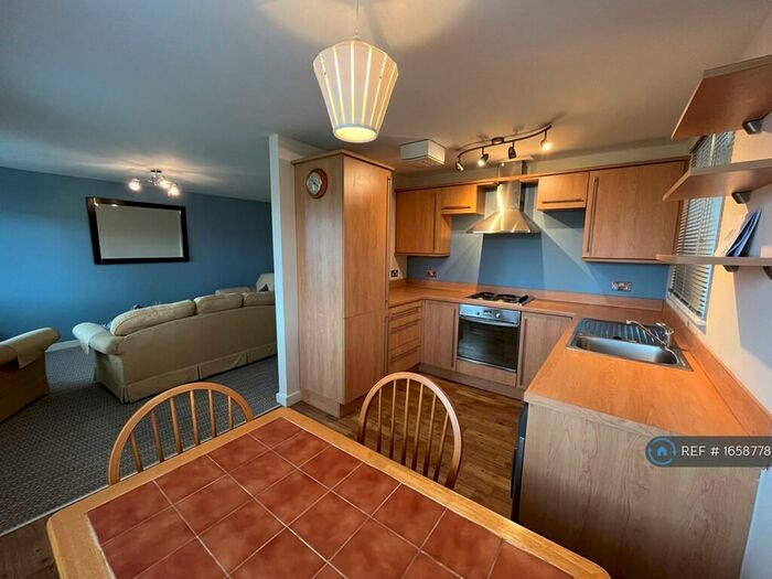 2 Bedroom Flat To Rent In Grangefield Court, Doncaster, DN4