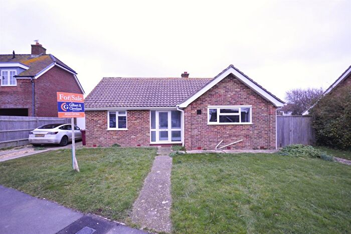 2 Bedroom Detached Bungalow To Rent In Wellington Gardens, Selsey, Chichester, West Sussex, PO20