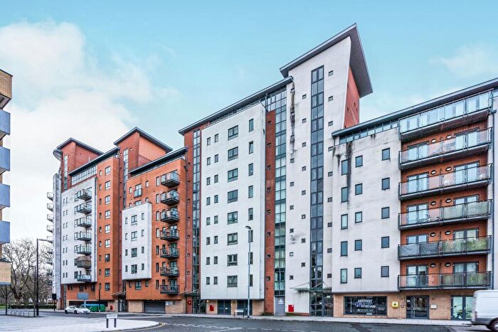 Flat To Rent In Lower Canal Walk, Southampton, SO14