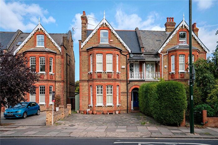 1 Bedroom Flat For Sale In Park Road, Teddington, TW11