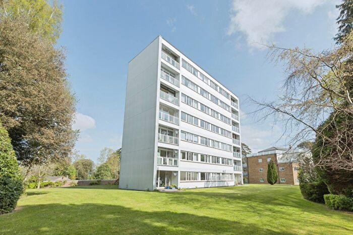 2 Bedroom Flat For Sale In Sandrock Road, Tunbridge Wells, Kent, TN2