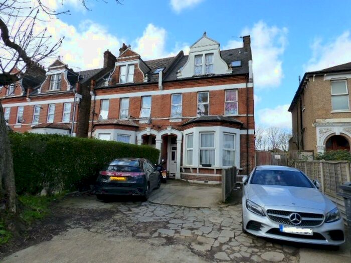 Studio To Rent In Green Lanes, Palmers Green, N13