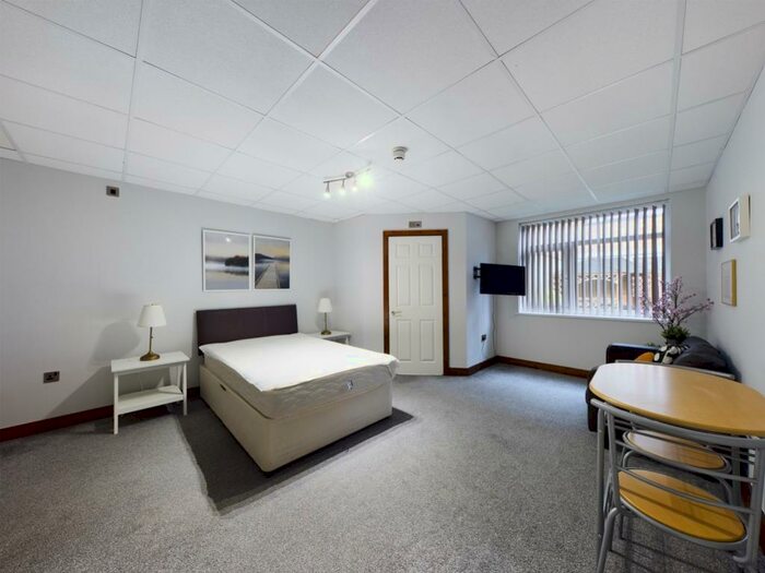 Studio To Rent In Anchor House, Anlaby Road, HU3