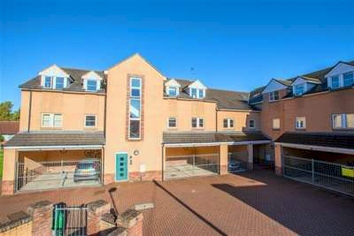 2 Bedroom Flat To Rent In Feversham Gate, York, YO31