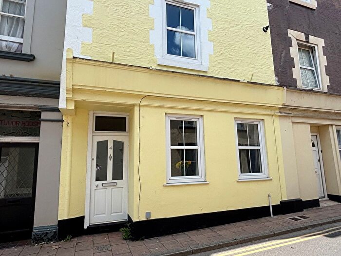 3 Bedroom Town House To Rent In Dawlish Street, Teignmouth, TQ14
