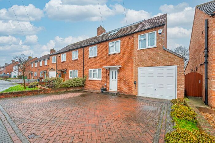 4 Bedroom Semi-Detached House For Sale In Beverley Road, Sunbury-On-Thames, TW16