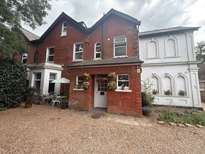 1 Bedroom Flat To Rent In Reading Road South, Fleet, GU52
