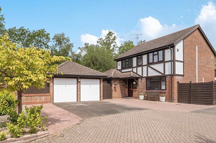 4 Bedroom Detached House For Sale In Badgers Copse, Camberley, GU15