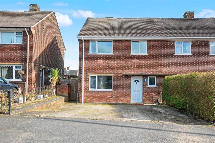 3 Bedroom Semi-Detached House For Sale In Buckminster Road, Ilkeston, DE7