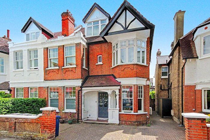 1 Bedroom Flat To Rent In Amherst Avenue, West Ealing, W13