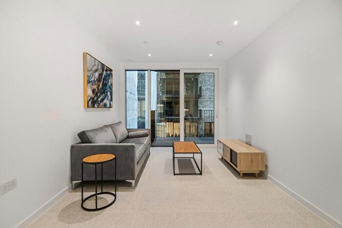 2 Bedroom Apartment To Rent In Sidney Street London, E1