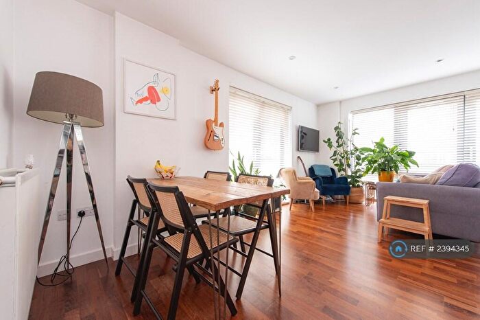 1 Bedroom Flat To Rent In Richmond Road, London, E8