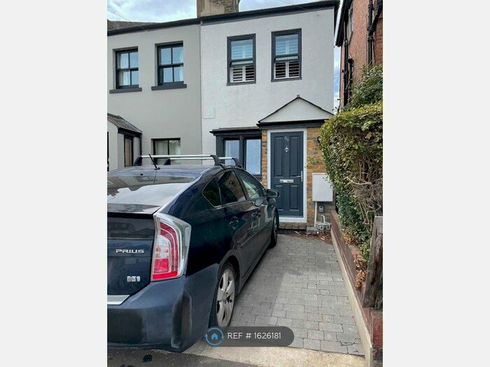3 Bedroom End Of Terrace House To Rent In Second Cross Road, Twickenham, TW2