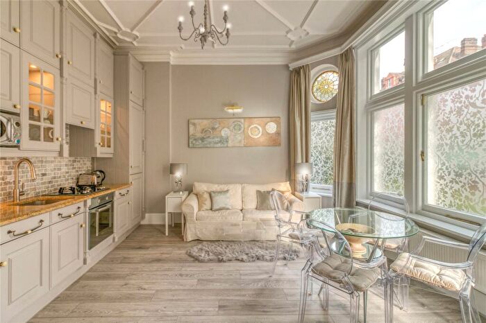 1 Bedroom Flat To Rent In Frognal, Hampstead, NW3