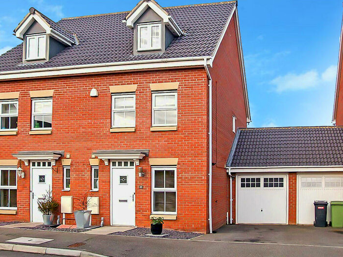 3 Bedroom Semi-Detached House To Rent In Wilkie Road, Wellingborough, NN8