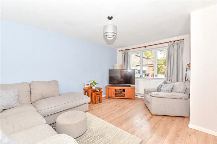 3 Bedroom Semi-detached House For Sale In Churchwood Drive, Tangmere, Chichester, West Sussex, PO20