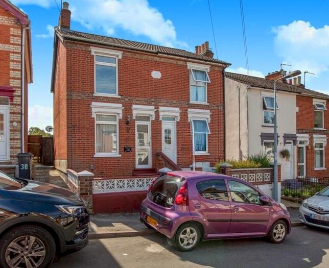 3 Bedroom Semi-Detached House To Rent In Ringham Road, Ipswich, IP4