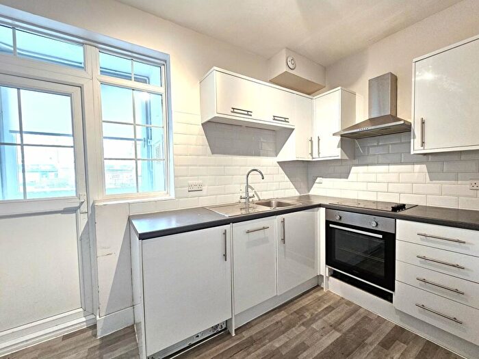 3 Bedroom Flat To Rent In Sheldon Avenue, London, N2