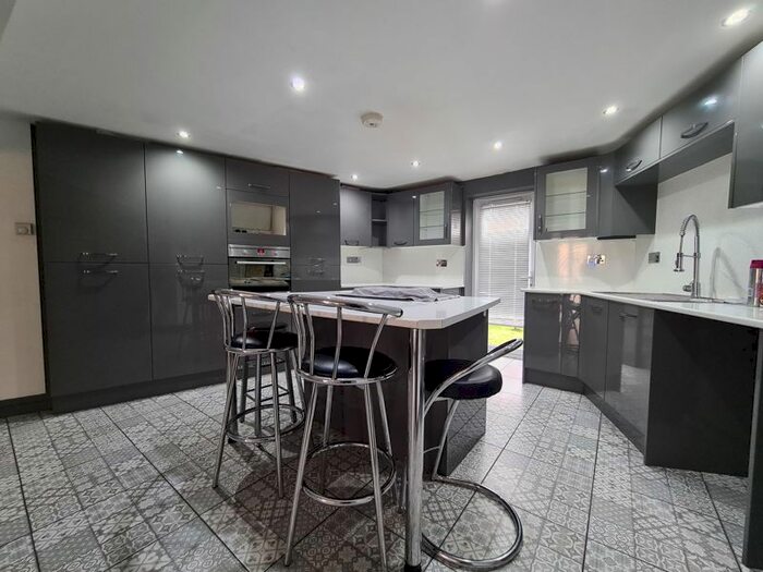 3 Bedroom Terraced House To Rent In Trevethick Street, Cardiff CF11