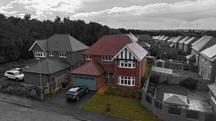 4 Bedroom Detached House For Sale In Hopton Close, Amington, Tamworth, B77