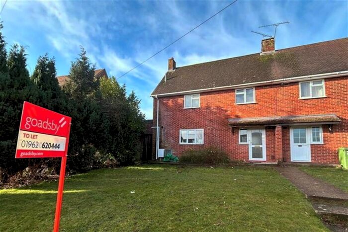 3 Bedroom Semi-Detached House To Rent In Stanmore, SO22
