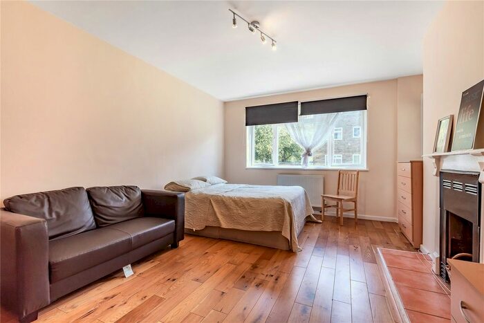 3 Bedroom Flat To Rent In Bulow Court, Pearscroft Road, SW6