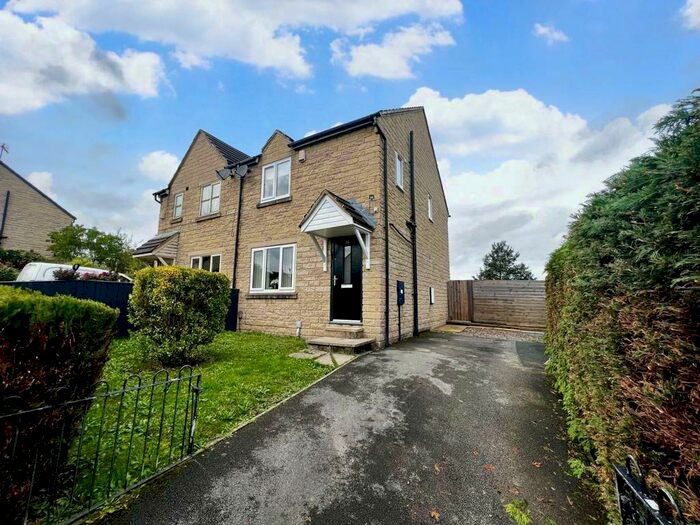 3 Bedroom Semi-Detached House To Rent In Alanby Drive, Bradford, West Yorkshire, BD10