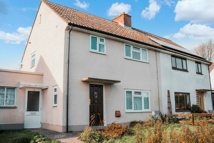 3 Bedroom Semi-Detached House To Rent In Jocelin Road, Glastonbury, BA6