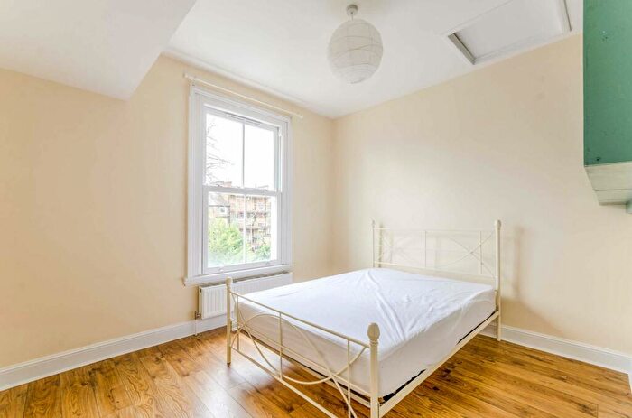 2 Bedroom Flat To Rent In Arthur Road, Islington, London, N7