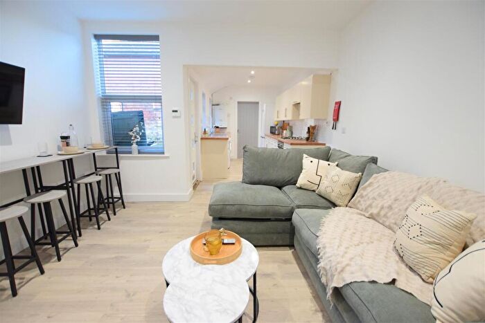 3 Bedroom Terraced House To Rent In Charles Street West - Student House - Available Decemebr, LN1