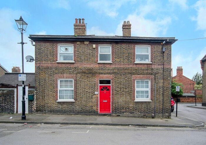 2 Bedroom Flat To Rent In Goodhall Street, North Acton, London, NW10