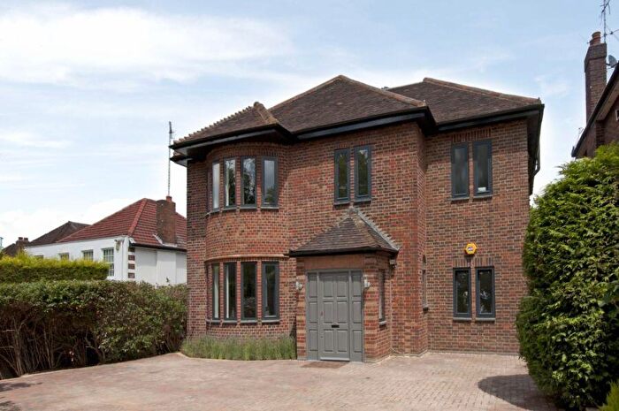 5 Bedroom Flat To Rent In Hermitage Lane, Hampstead, London, NW2