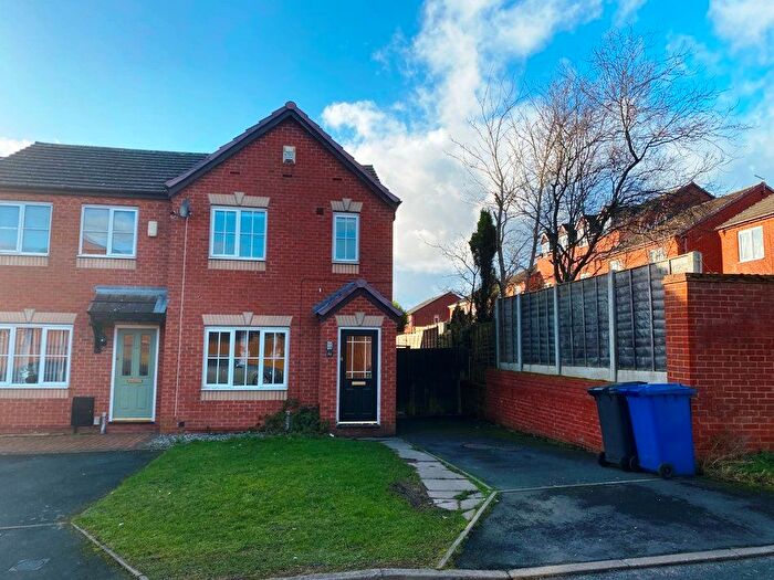 3 Bedroom End Of Terrace House To Rent In Two Oaks Avenue, Burntwood, WS7