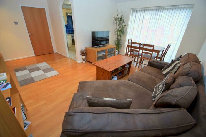 3 Bedroom Apartment To Rent In Mallow Street, Hulme, Manchester., M15