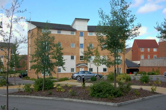 2 Bedroom Apartment To Rent In St Josephs Green, Welwyn Garden City., AL7