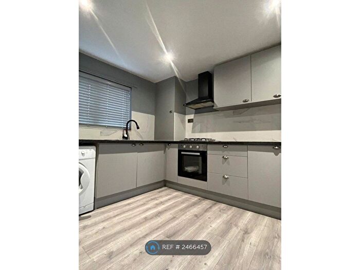 4 Bedroom Terraced House To Rent In Grasmere Avenue, Warrington, WA2