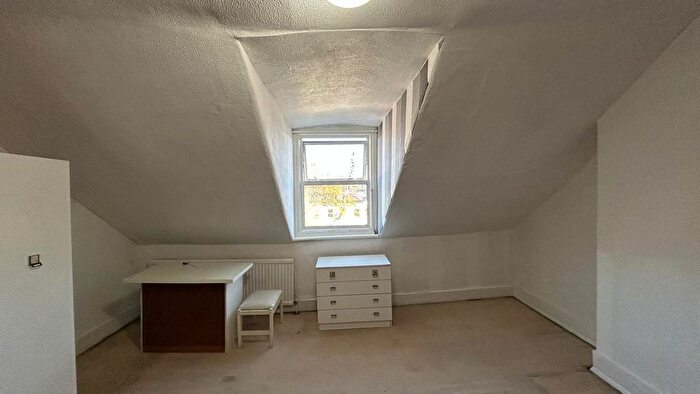 4 Bedroom Flat To Rent In London, SE15