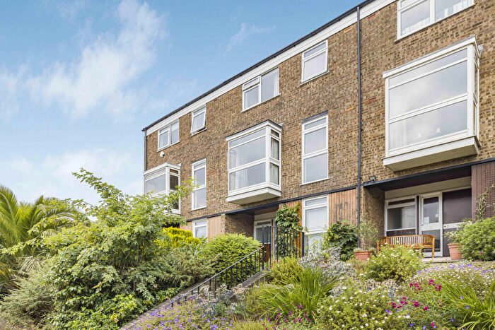 4 Bedroom Terraced House For Sale In Giles Coppice, London, SE19
