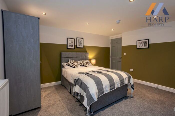 7 Bedroom House Of Multiple Occupation To Rent In Tottington Road, Bury, BL8