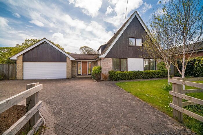 4 Bedroom Detached House For Sale In Norton Green, Isle Of Wight, PO40